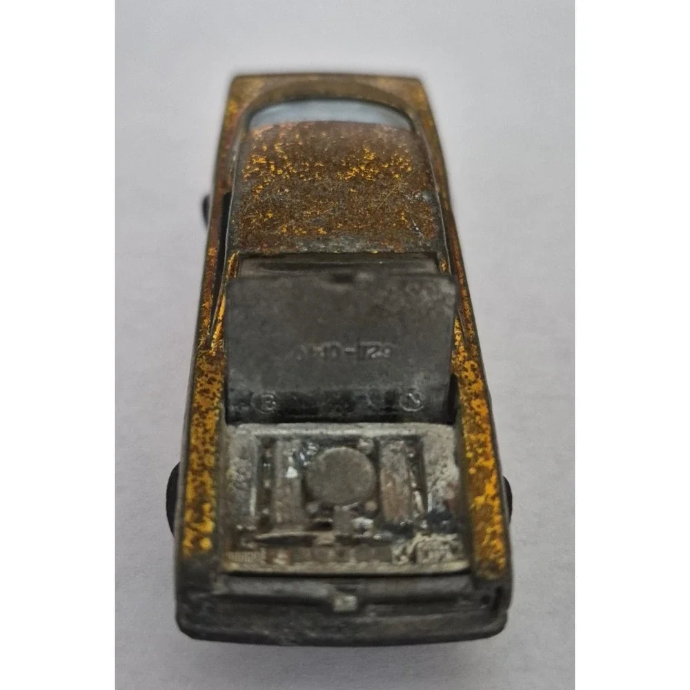 Hot Wheels Red Line vtg car Redline Mattel 1967 Custom Barracuda Gold